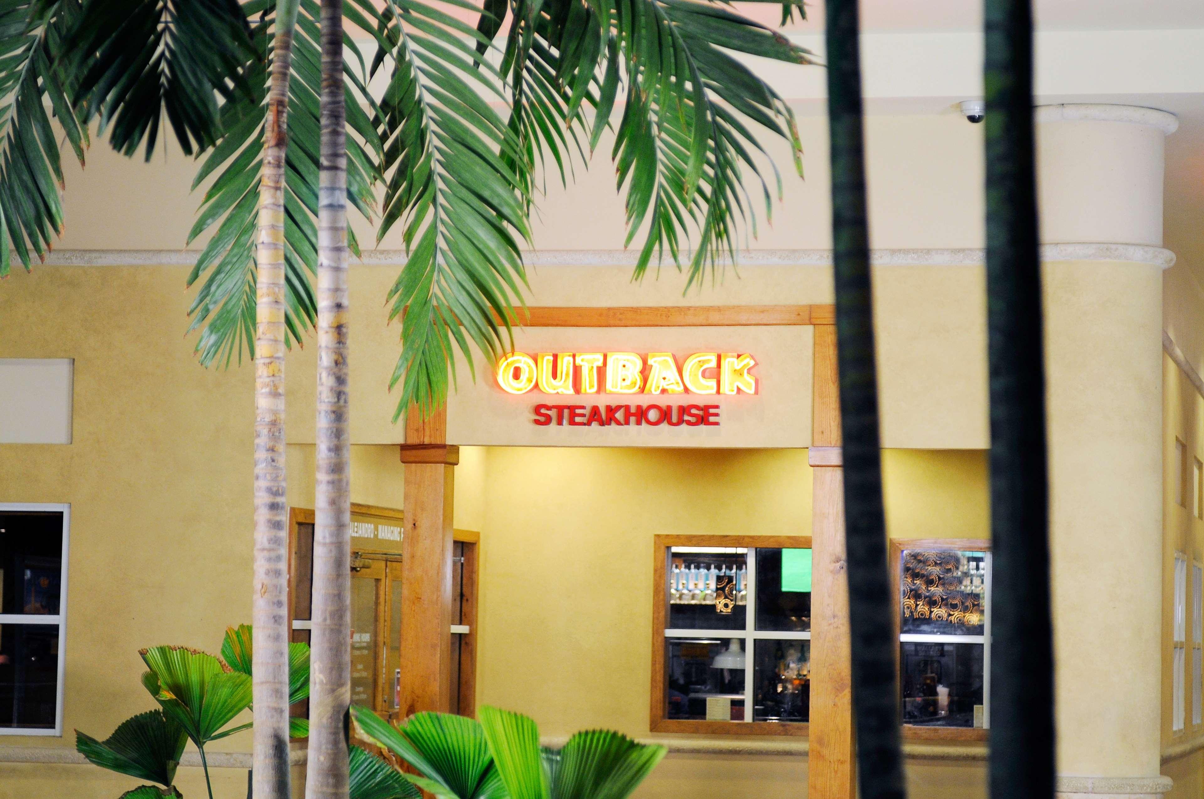 Embassy Suites By Hilton San Juan - Hotel & Casino Экстерьер фото