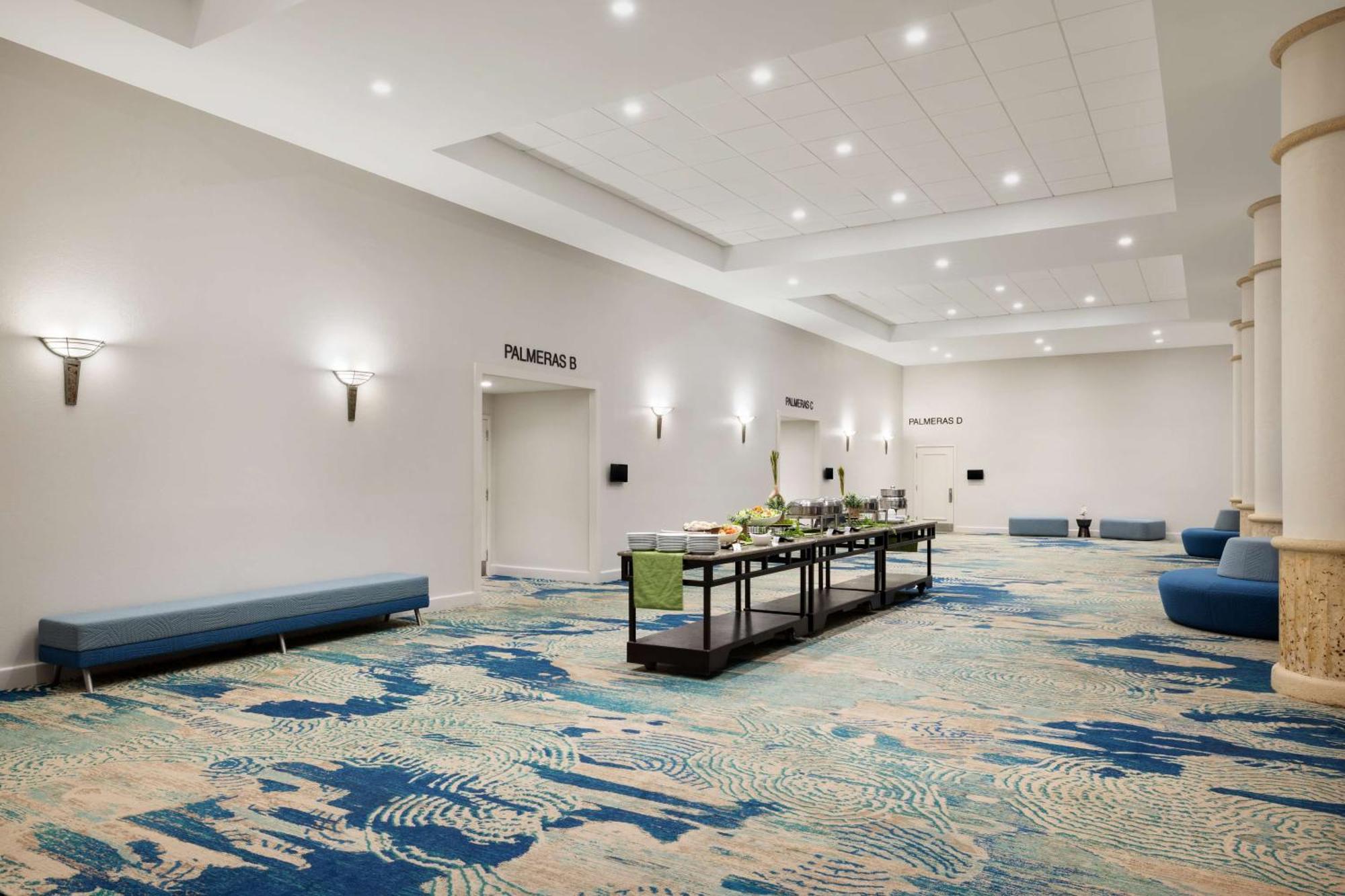 Embassy Suites By Hilton San Juan - Hotel & Casino Экстерьер фото